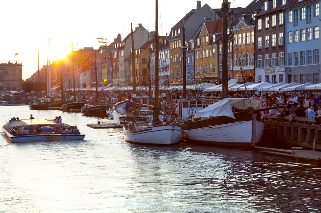 Nopti Albe in Scandinavia - Turul Premium - iulie 2026